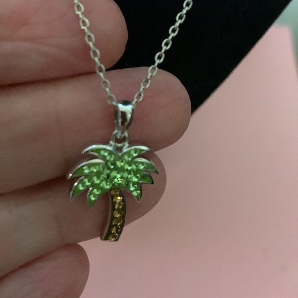 Cute palm Tree sparkly necklace - Picture 3 of 5